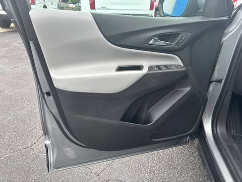Used 2023 Chevrolet Equinox LT FWD image 11