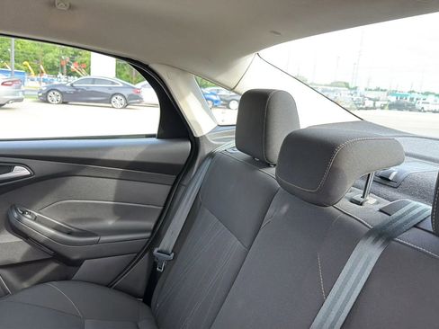 Used 2015 Ford Focus SE FWD image 35