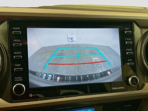 Used 2022 Toyota Tacoma SR5 RWD image 11