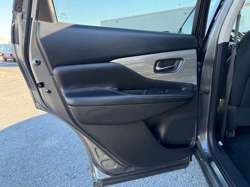 Used 2015 Nissan Murano S w/ Navigation Package image 17