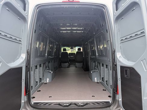 Used 2026 Mercedes-Benz Sprinter 2500 image 18