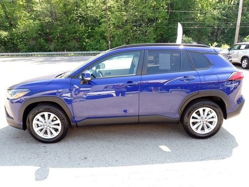 Certified 2022 Toyota Corolla Cross LE AWD/4WD image 9