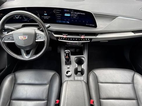 Used 2024 Cadillac XT4 Premium Luxury image 15