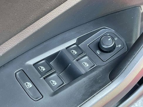 Used 2019 Volkswagen Jetta R-Line w/ R-Line Cold Weather Package FWD image 16