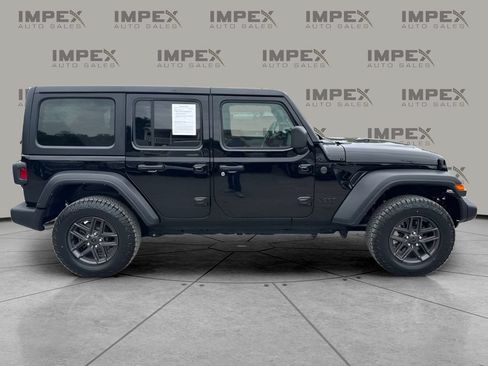 Used 2025 Jeep Wrangler Unlimited Sport AWD/4WD image 6