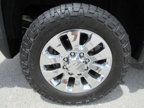 Used 2020 GMC Sierra 2500 Denali w/ Denali Ultimate Package AWD/4WD image 8