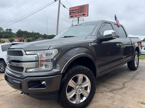 Used 2018 Ford F150 Platinum w/ Equipment Group 701A Luxury AWD/4WD image 4
