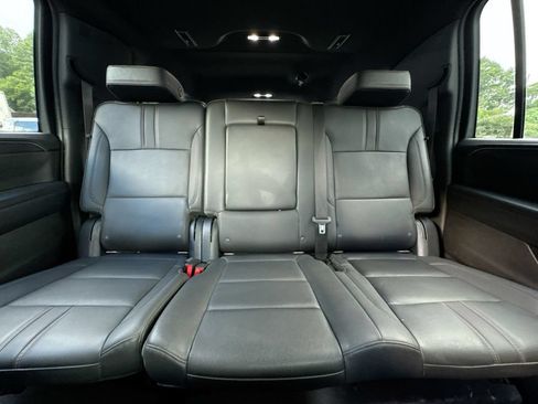 Used 2022 Chevrolet Suburban RST w/ Luxury Package AWD/4WD image 34