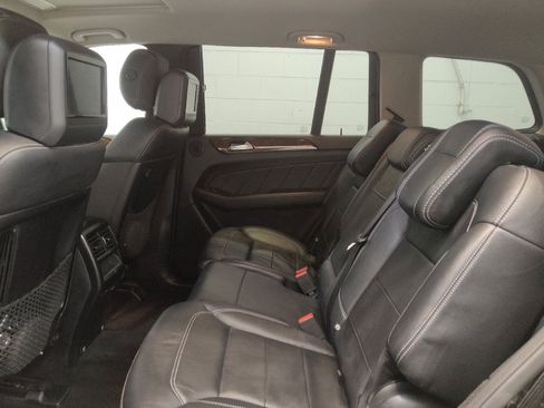 Used 2015 Mercedes-Benz GL 450 4MATIC w/ Lighting Package image 18