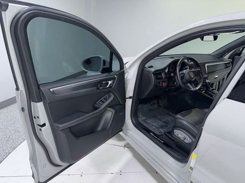 Used 2022 Porsche Macan GTS AWD/4WD image 12