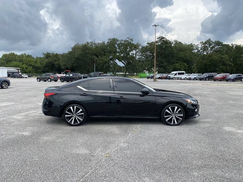 Used 2022 Nissan Altima 2.5 SR FWD image 9