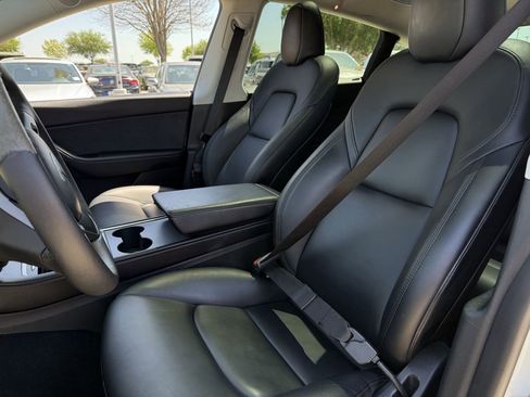 Used 2022 Tesla Model Y Long Range image 20