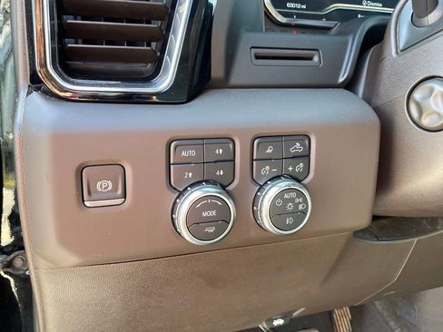 Used 2024 GMC Sierra 1500 Denali AWD/4WD image 12