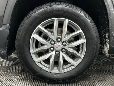 Used 2017 GMC Acadia SLE w/ Driver Alert Package I image 16