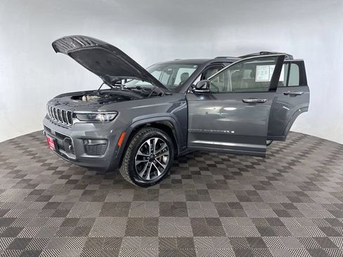 Used 2021 Jeep Grand Cherokee L Overland w/ Luxury Tech Group IV AWD/4WD image 9