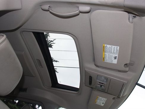 Used 2004 Nissan Quest SE w/ (SEA) Seat Pkg FWD image 10
