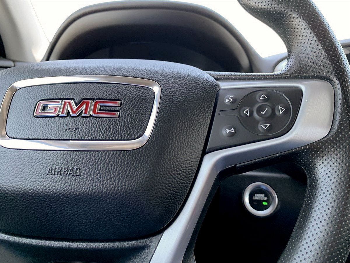 Used 2024 GMC Terrain SLE AWD/4WD image 19