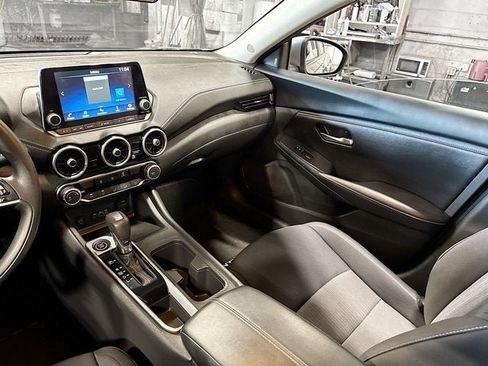 Used 2024 Nissan Sentra SV FWD image 18