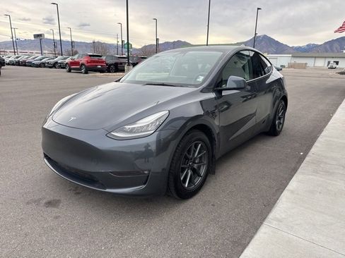 Used 2021 Tesla Model Y Long Range image 3