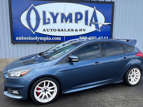 Used 2018 Ford Focus ST FWD image 1