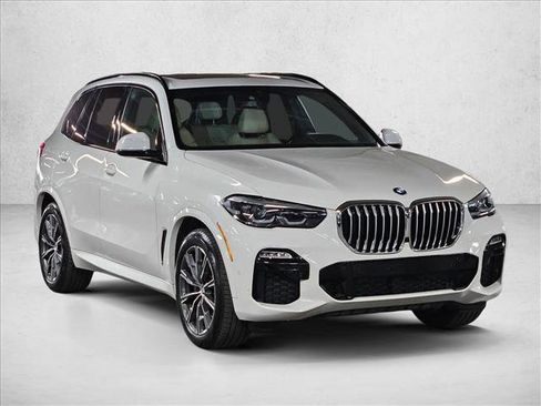 Used 2021 BMW X5 xDrive40i w/ M Sport Package image 3