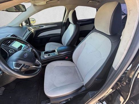 Used 2020 Ford Fusion SE w/ Equipment Group 151A image 17