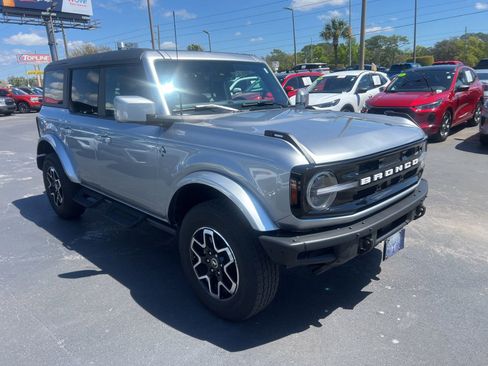 Used 2024 Ford Bronco Outer Banks image 4