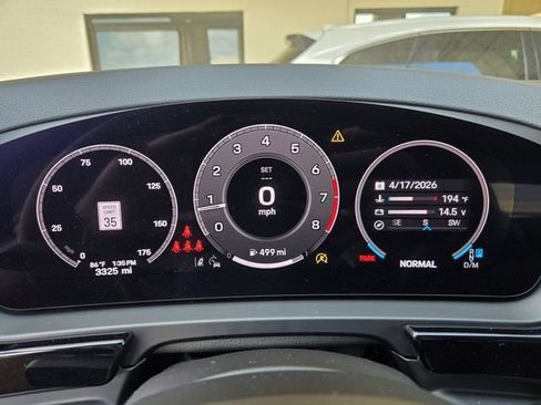 Used 2025 Porsche Cayenne image 7