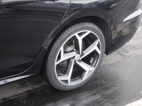 Used 2020 Volkswagen Passat 2.0T R-Line image 4