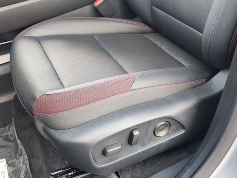 New 2026 Chevrolet Equinox RS w/ Safety and Technology Package image 18