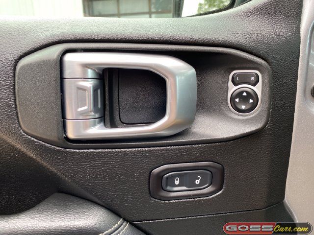 Used 2020 Jeep Gladiator Overland w/ Dual Top Group AWD/4WD image 24