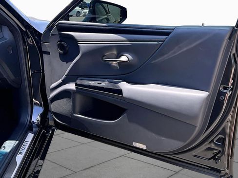Used 2025 Lexus ES 300h w/ Premium Package FWD image 22