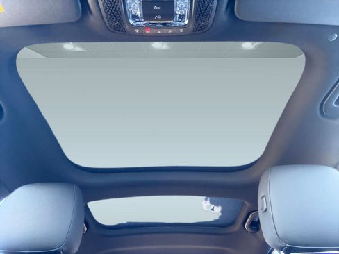 New 2026 Mercedes-Benz GLB 250 image 16