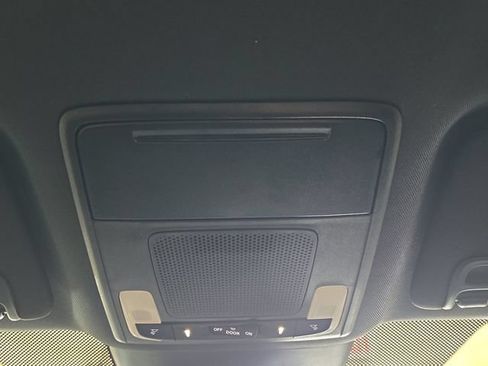 Used 2025 Honda Pilot Sport image 24