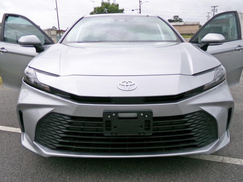 Used 2025 Toyota Camry LE w/ Convenience Package AWD/4WD image 6