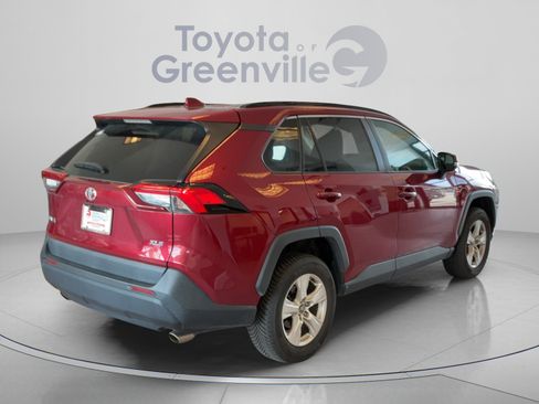 Used 2020 Toyota RAV4 XLE FWD image 6