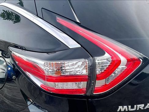 Used 2018 Nissan Murano SV AWD/4WD image 23