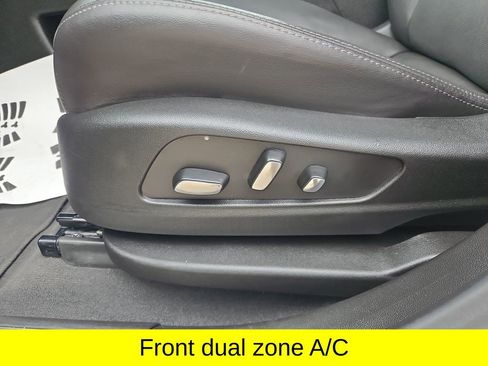 Used 2025 Cadillac XT5 Premium Luxury FWD image 18