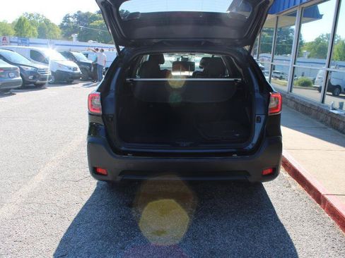 Used 2023 Subaru Outback Premium AWD/4WD image 11