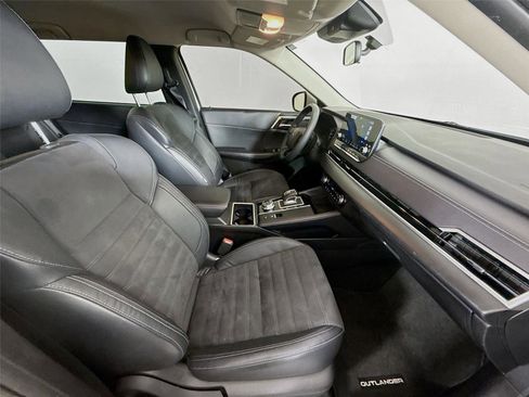 Used 2023 Mitsubishi Outlander SE FWD image 20