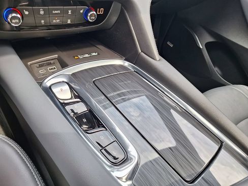 Used 2023 Buick Enclave Essence w/ Experience Buick Package FWD image 18