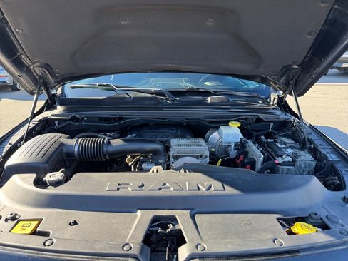 Used 2020 RAM 1500 Limited w/ Black Appearance Package image 18