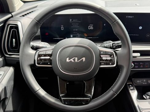 Used 2024 Kia Sorento S FWD image 16