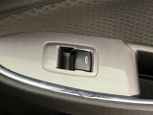 Used 2020 Chevrolet Malibu LT image 32