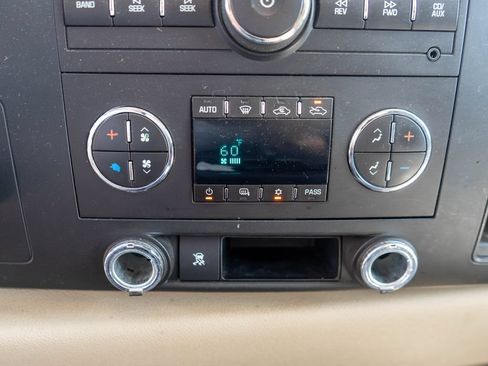 Used 2009 Chevrolet Silverado 2500 W/T AWD/4WD image 21