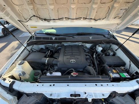 Used 2015 Toyota Sequoia SR5 RWD image 15