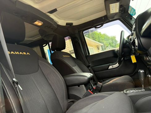 Used 2014 Jeep Wrangler Unlimited Sahara AWD/4WD image 27