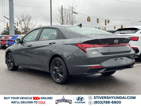 Certified 2023 Hyundai Elantra SEL w/ Preferred Accessory Package image 11