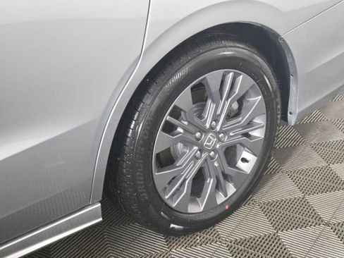 New 2026 Honda Odyssey Touring image 10