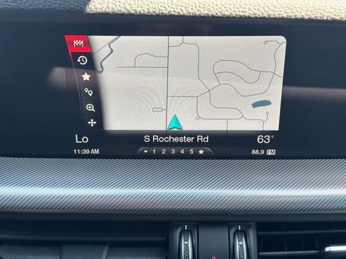 Used 2018 Alfa Romeo Stelvio Sport w/ Quick Order Package 22J Sport AWD/4WD image 19